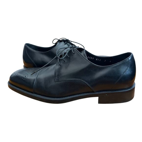 Salvatore Ferragamo Men\'s Like New Men\'s Black Leather Capped Oxford Shoes main image 4